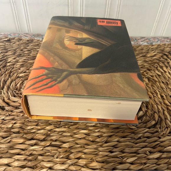 Harry Potter and the Deathly Hallows Hardcover Book - Picture 6 of 9